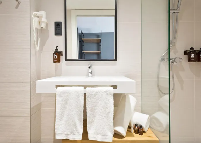Acta Voraport Hotel 3*