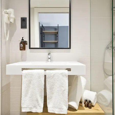 Acta Voraport 3* Barcelona