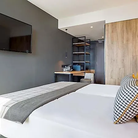 Acta Voraport Hotel