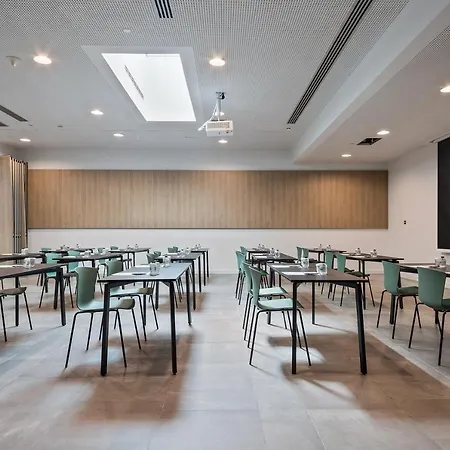 Acta Voraport Hotel 3*