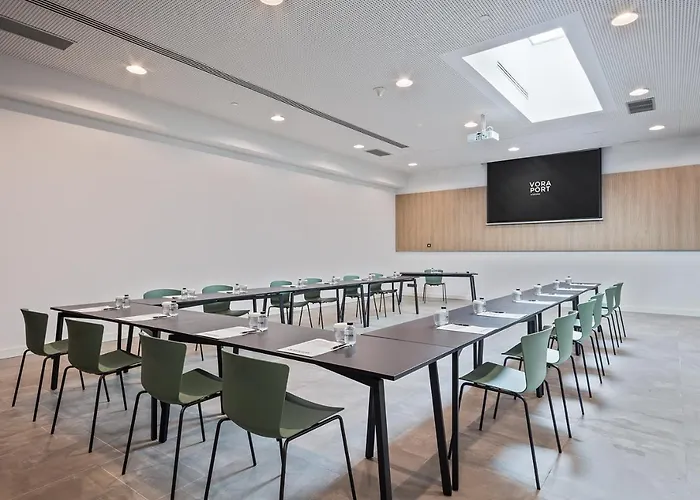 Acta Voraport Hotel 3*