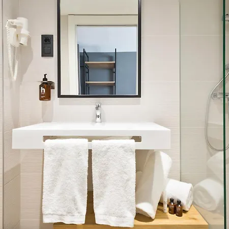 Acta Voraport Hotell 3*